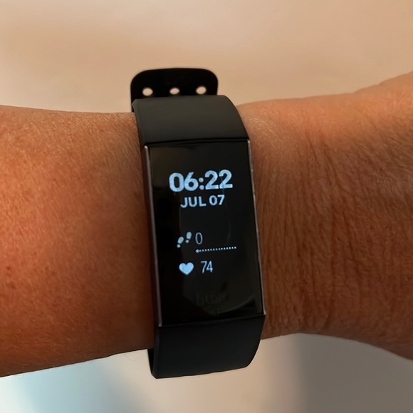 fitbit Other - Fitbit Charge 3.